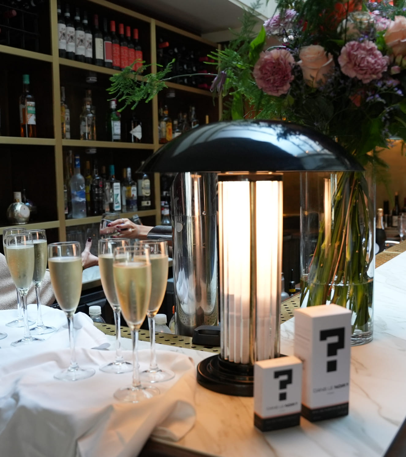 Boldspace-consumer-pr-press-office-content-activation-social-digital-dans-le-noir-campaign-event-bar